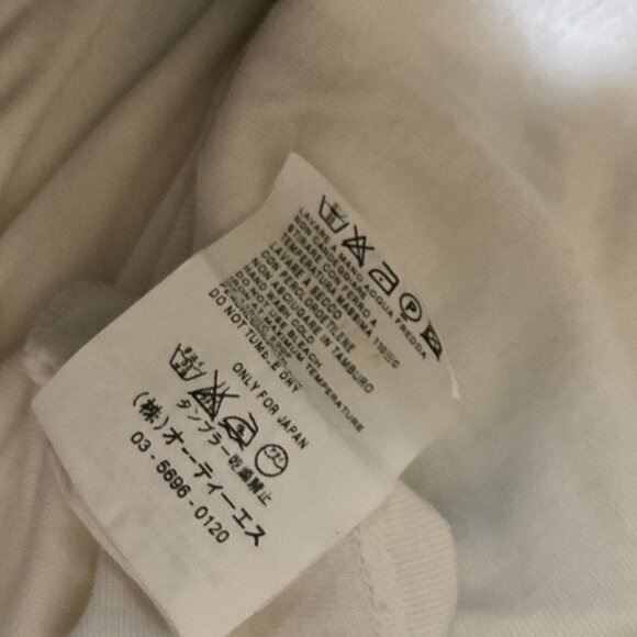 Scoop Neck Cropped Long-Sleeved Tee - Picture 6 of 6